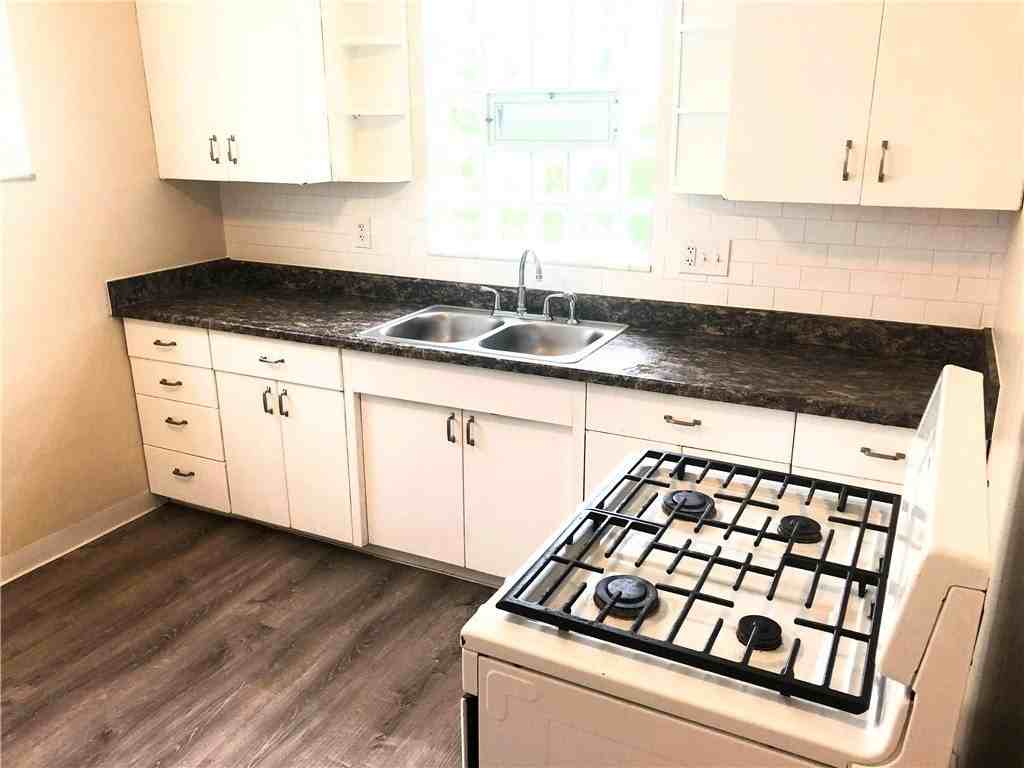 10135 Pearl Rd - Photo 5 of 7