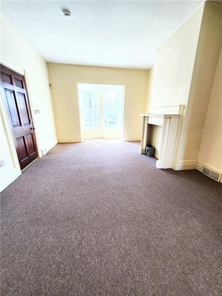 613 Ivy St #1 - Photo 2 of 6