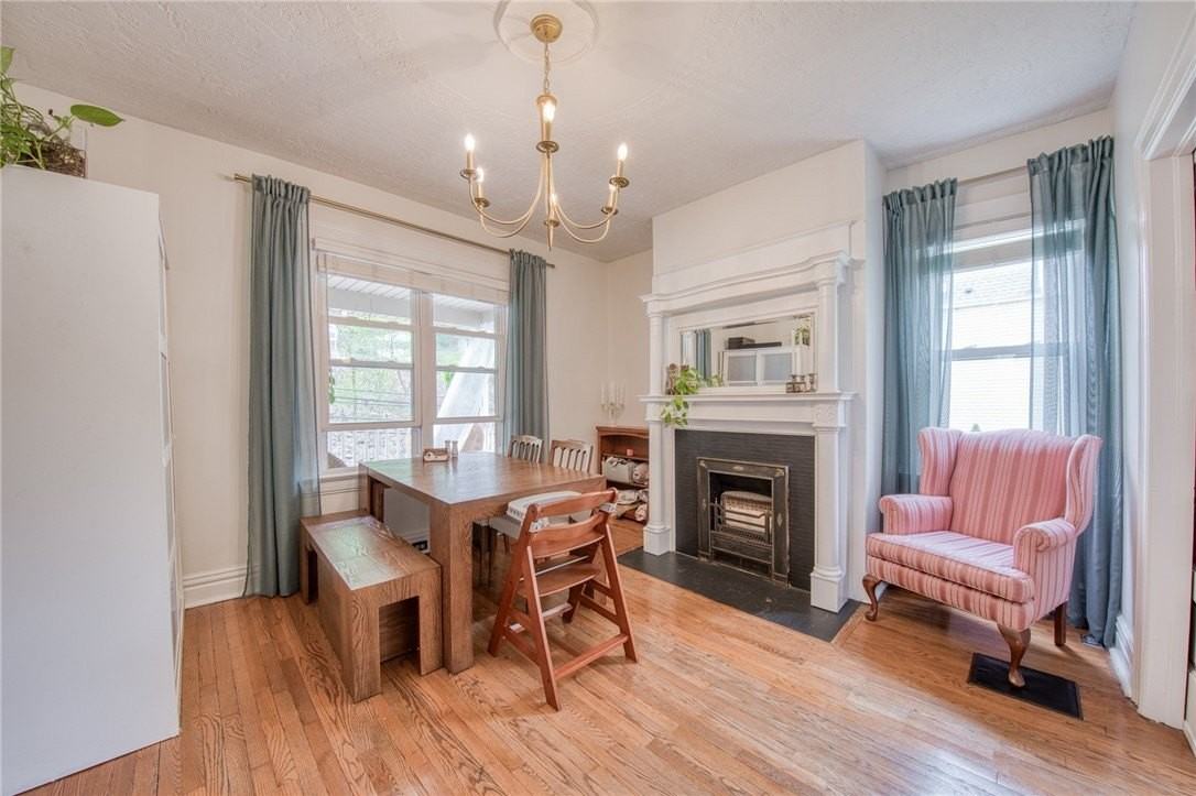 911 Nevin Ave - Photo 5 of 50