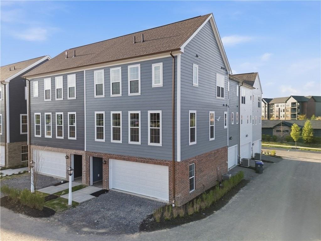 227 Oliver Way - Photo 2 of 46