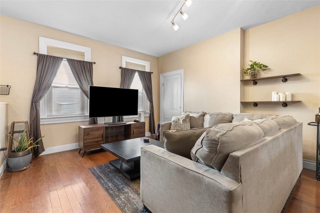 2818 Edwards Way - Photo 2 of 7