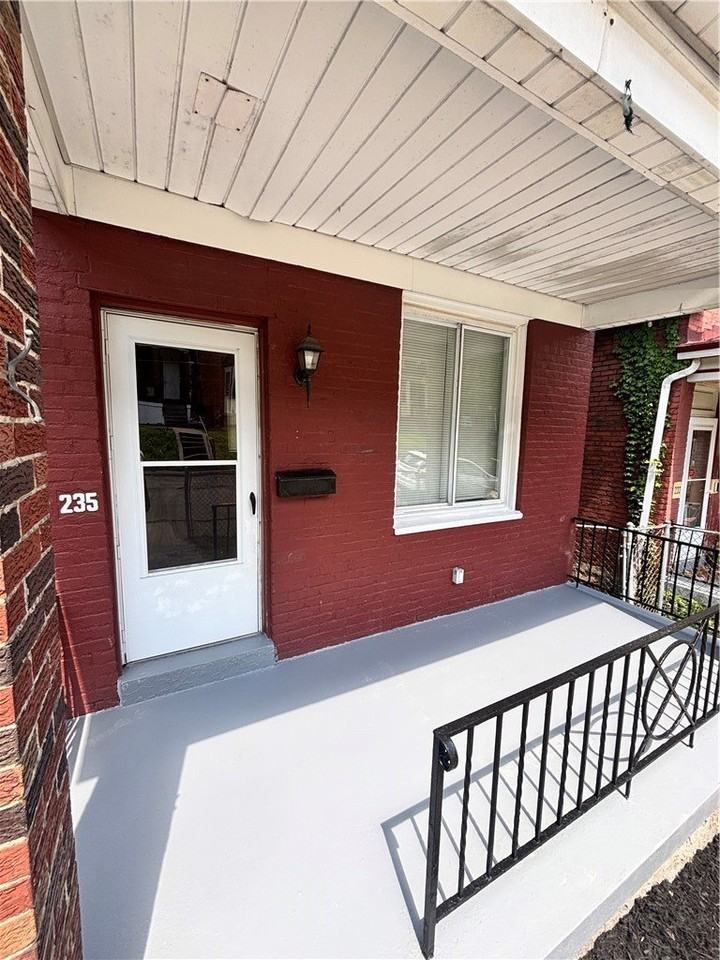 235 Arabella St - Photo 2 of 28