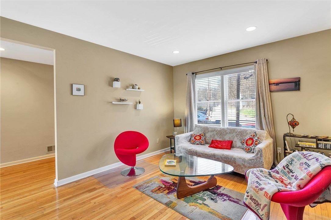 3127 Josephine St - Photo 6 of 43