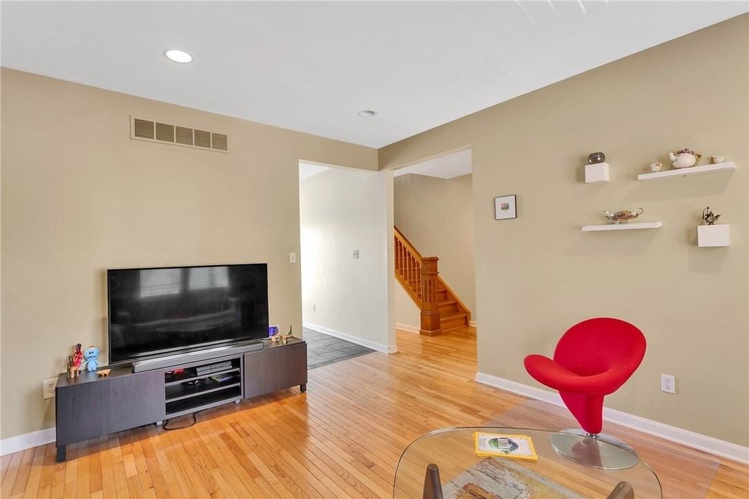3127 Josephine St - Photo 7 of 43