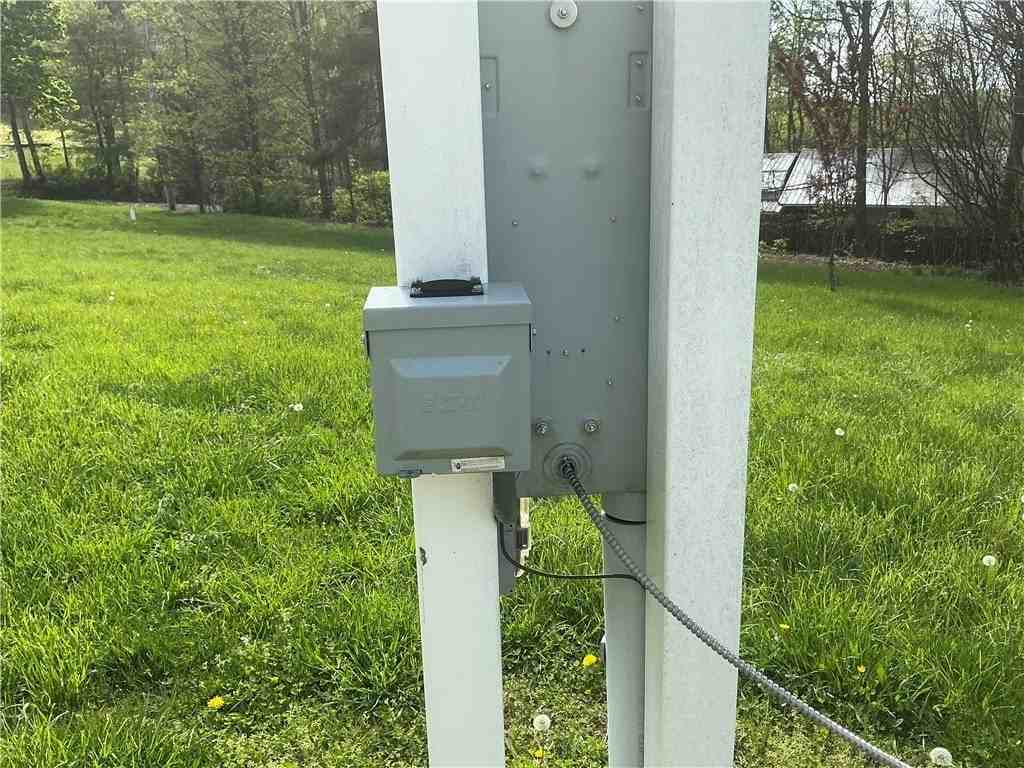 777 Sleepy Hollow Rd - Photo 2 of 8
