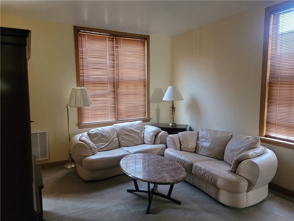 404 E Beau St - Photo 2 of 13