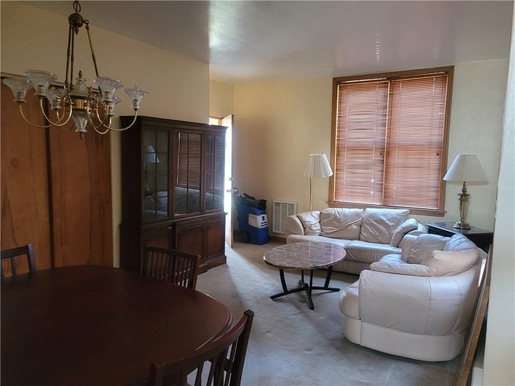 404 E Beau St - Photo 3 of 13