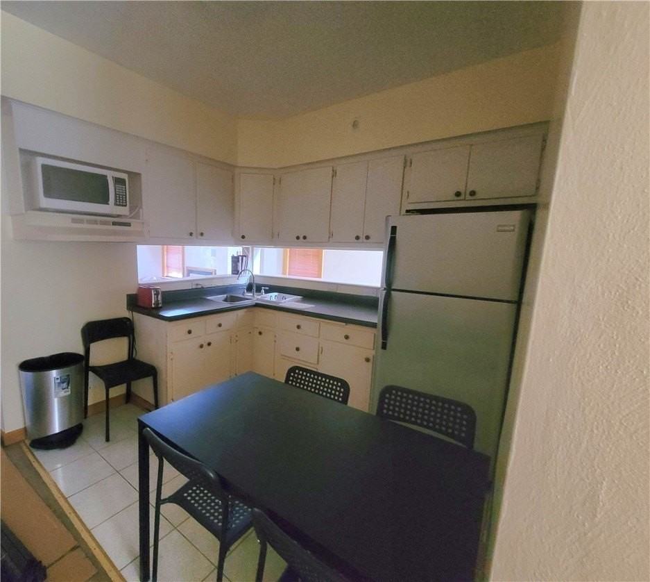 404 E Beau St - Photo 5 of 13