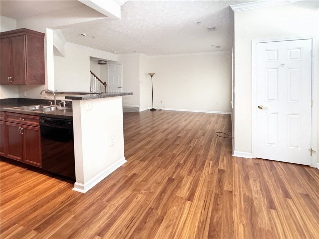 203 Sonie Dr - Photo 4 of 24