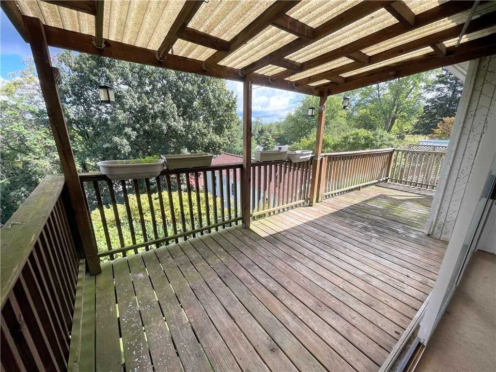 214 Vine St - Photo 3 of 10