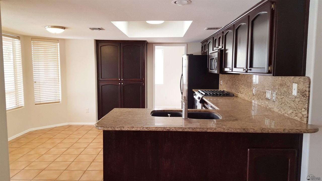 3547 E Moreno Ln - Photo 2 of 14