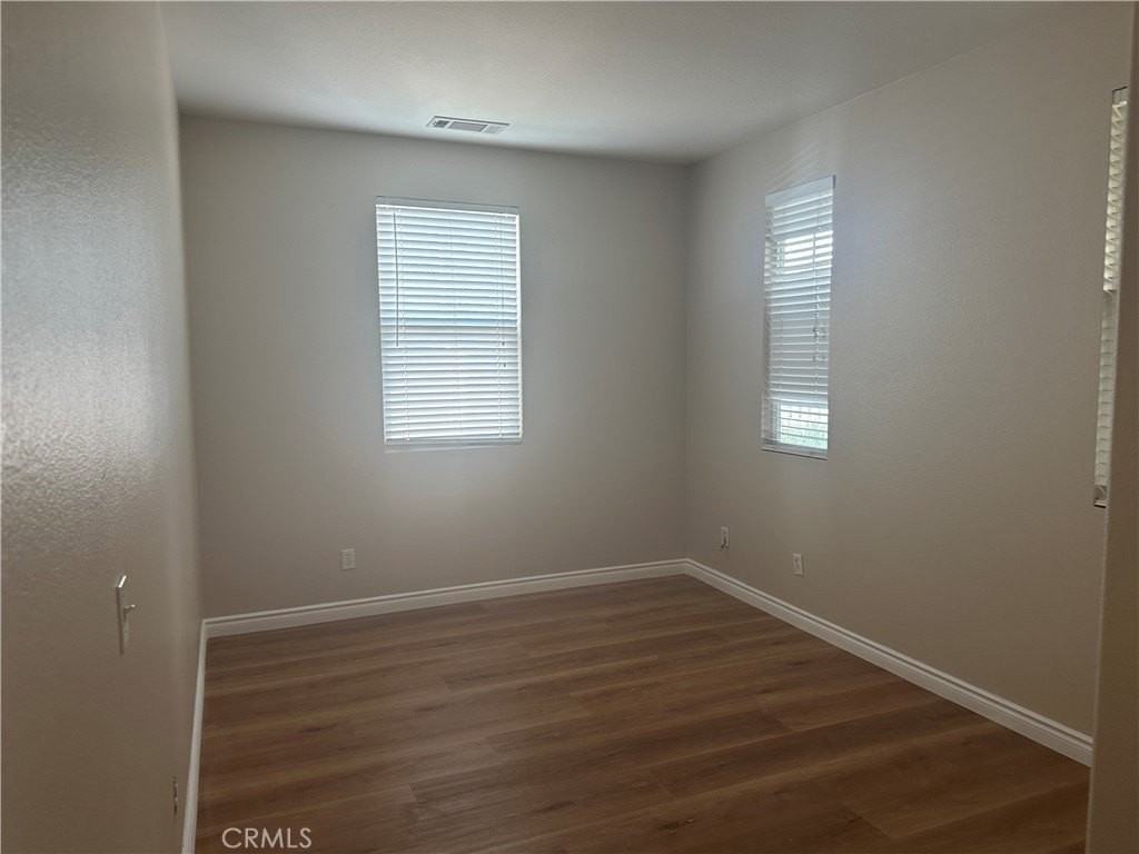 11224 Dewitt Dr - Photo 4 of 15