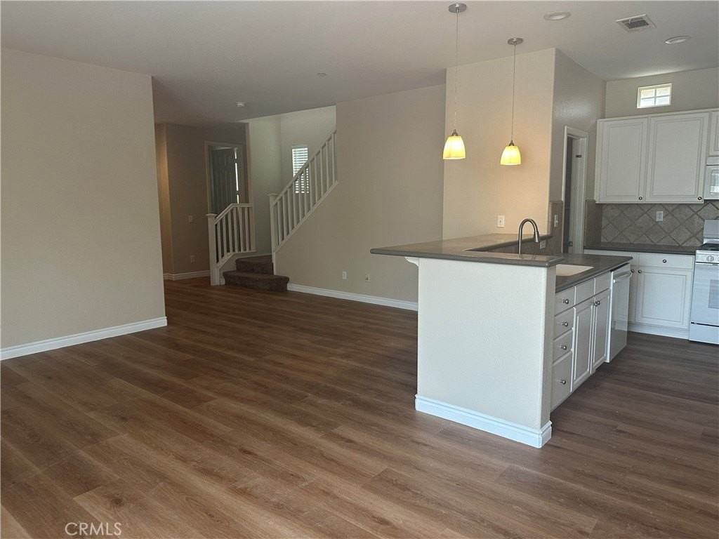 11224 Dewitt Dr - Photo 5 of 15