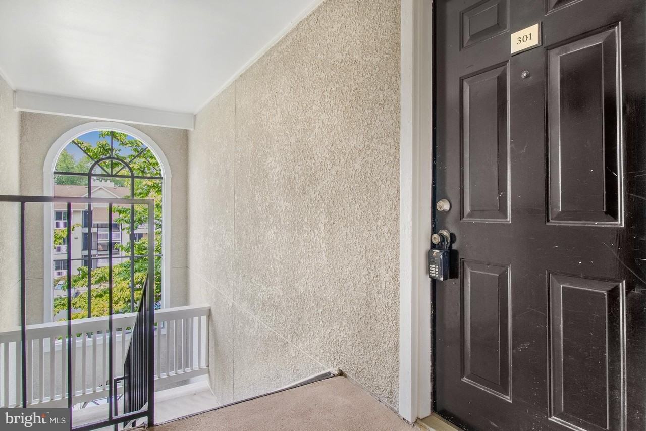 1535 Lincoln Way #301 - Photo 3 of 28