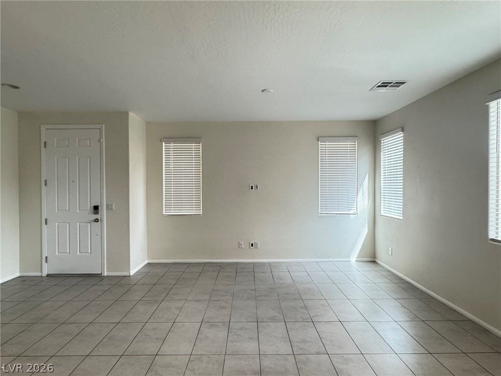 7727 Frenchmans Bay Ave - Photo 6 of 21