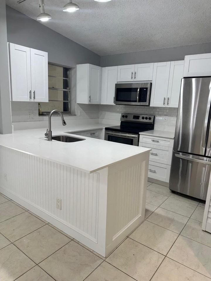 22281 Timberly Dr - Photo 3 of 12