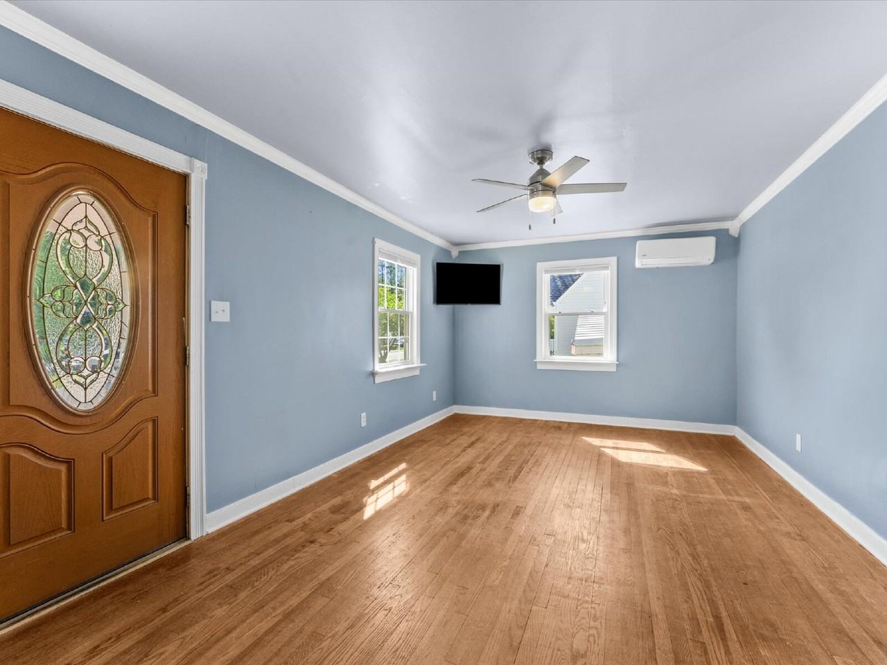 7602 Woodman Rd - Photo 5 of 46