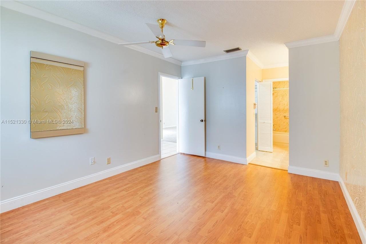 6343 Pinehurst Cir W - Photo 7 of 19