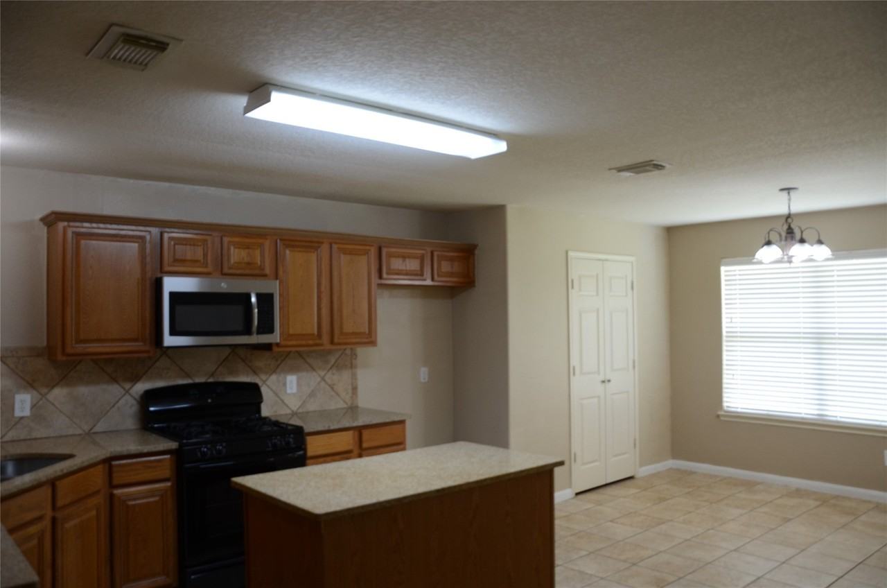 2507 Pembroke Spgs - Photo 4 of 8