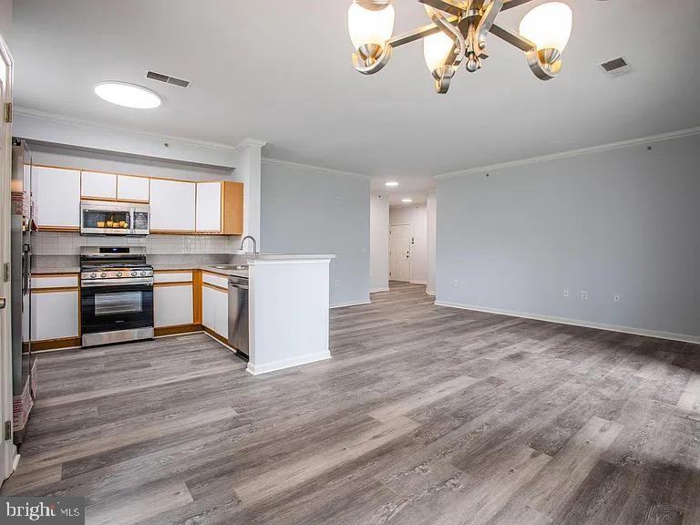 1301 Karen Blvd ##401 - Photo 5 of 20