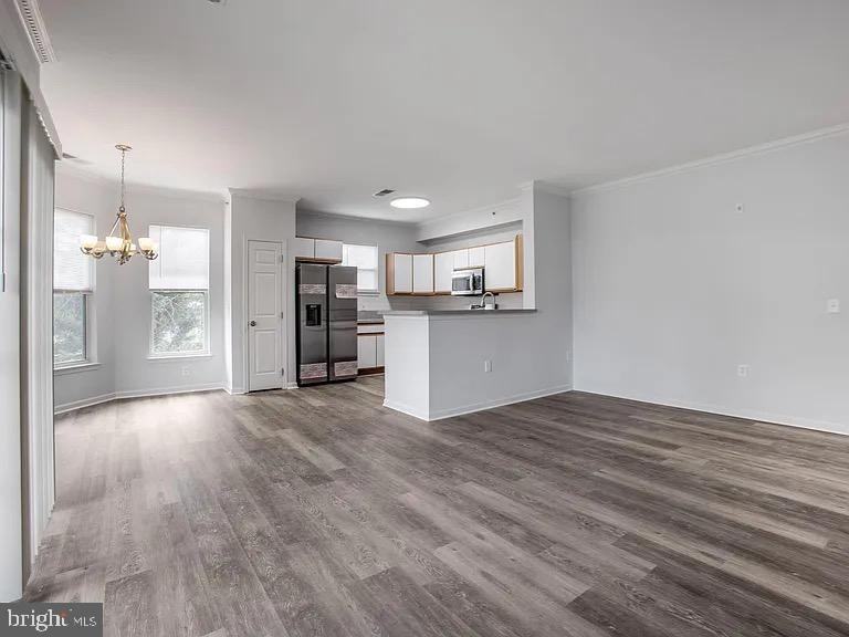 1301 Karen Blvd ##401 - Photo 6 of 20