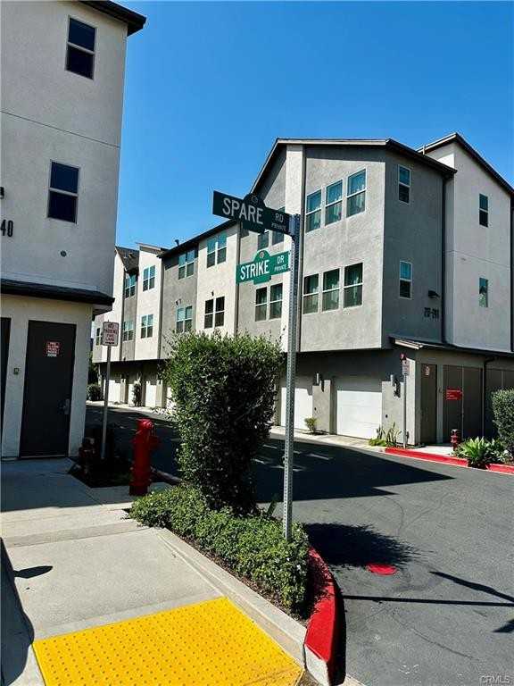 220 Strike Dr - Photo 2 of 25