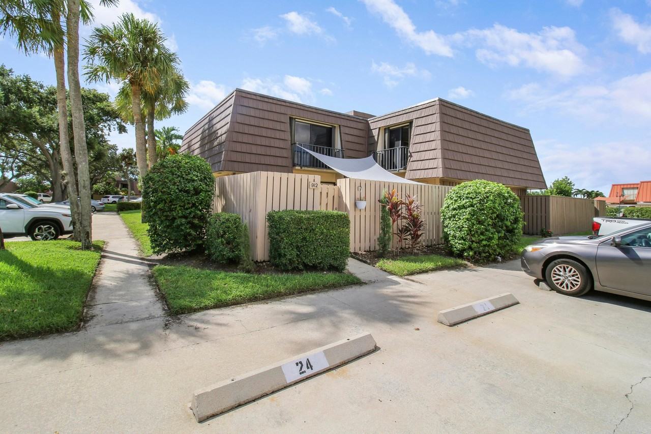 912 9th Ct - Photo 2 of 21