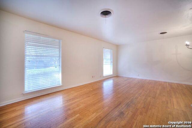 3223 Oakleaf Dr - Photo 6 of 25