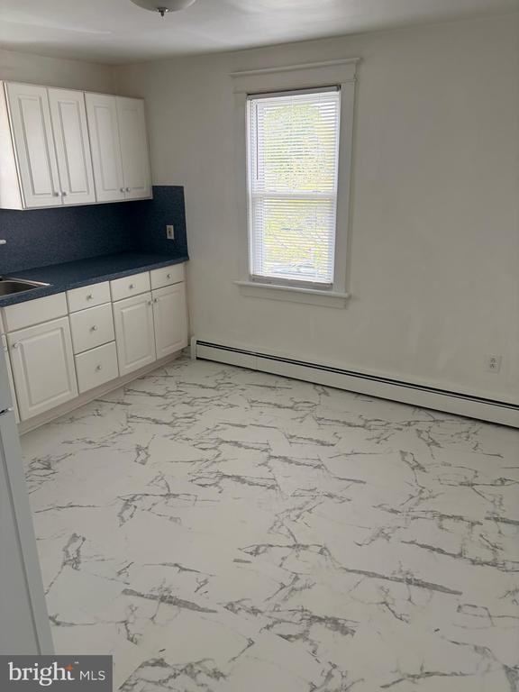 1001 New Pear St - Photo 3 of 6