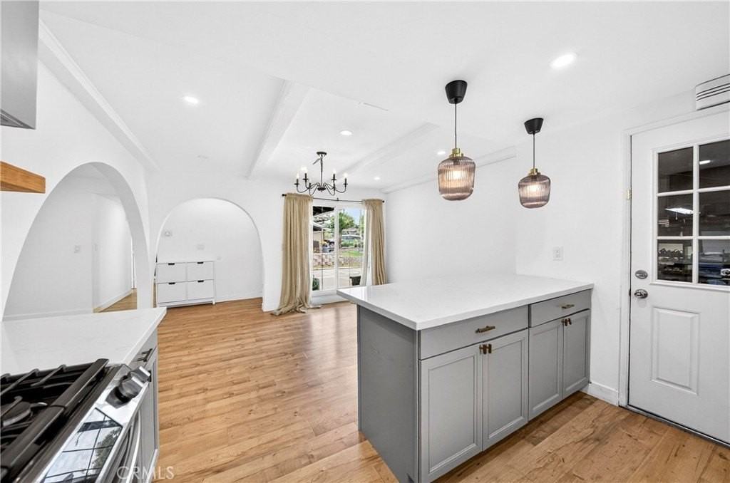 2571 Wilshire Ave - Photo 3 of 29