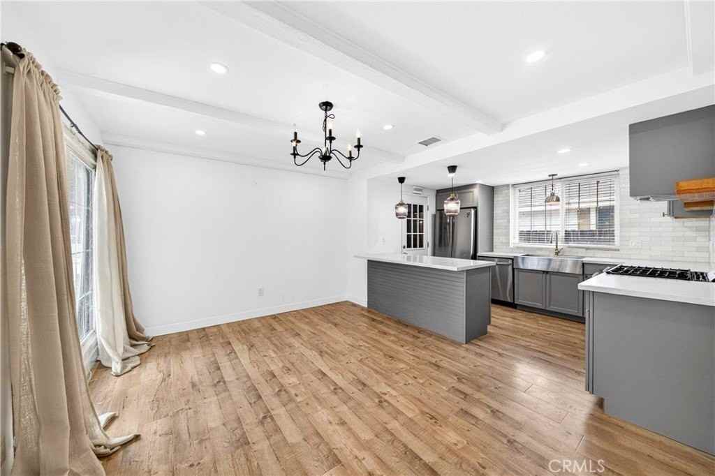2571 Wilshire Ave - Photo 5 of 29