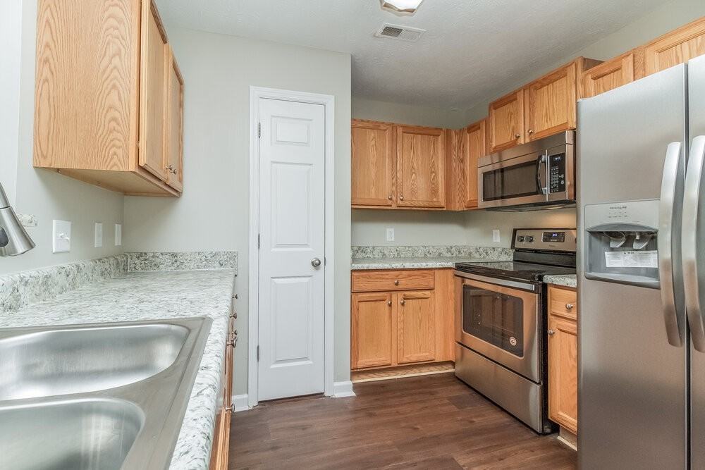 1449 Westview Dr - Photo 6 of 19