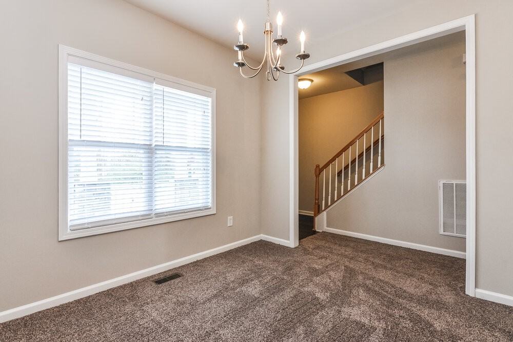 16 Hollyridge Ct - Photo 4 of 15