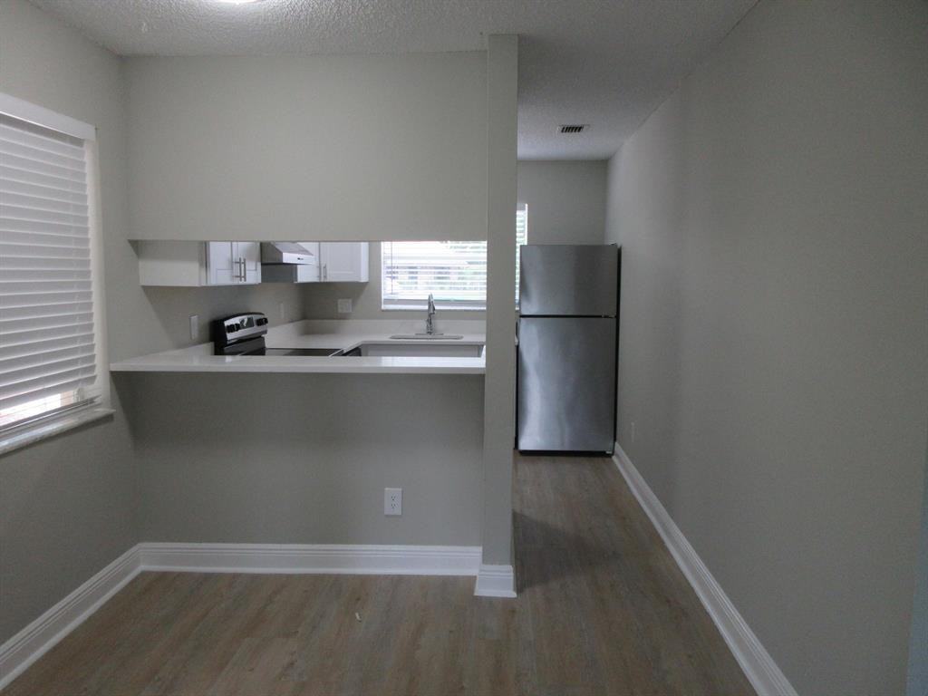 4065 Nw 114th Ave - Photo 6 of 15