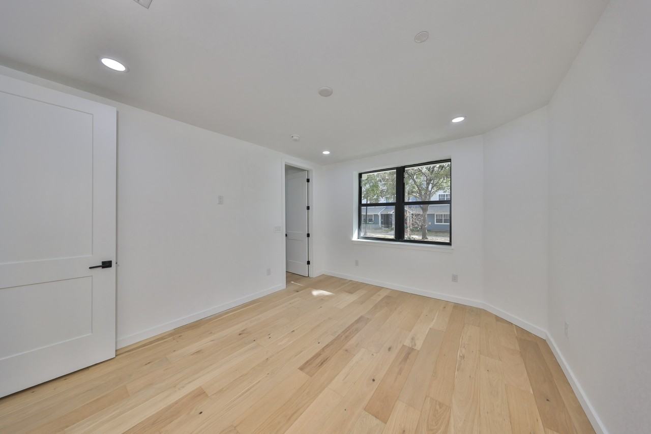 1801 N Morgan St - Photo 5 of 30