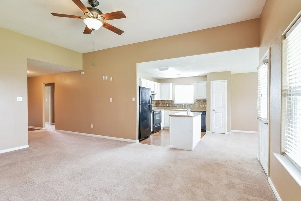 29006 Red River Loop - Photo 4 of 15