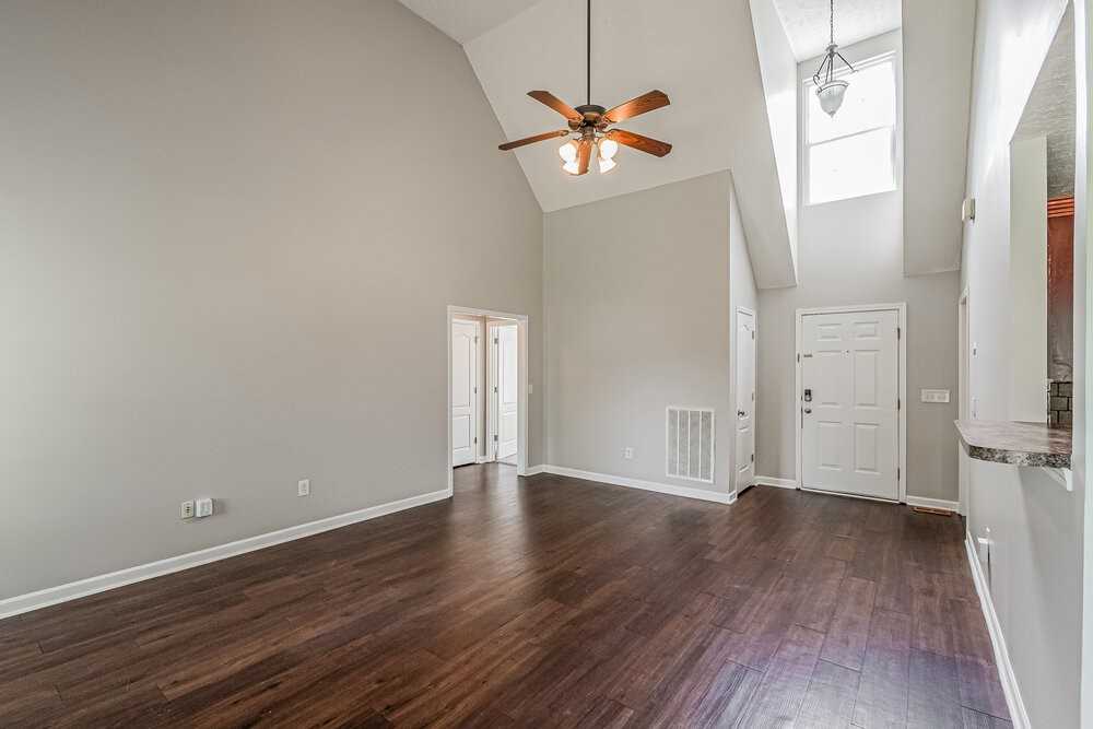 5054 Betsy Ann Ave - Photo 5 of 17