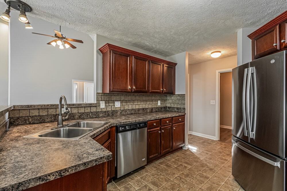 5054 Betsy Ann Ave - Photo 7 of 17