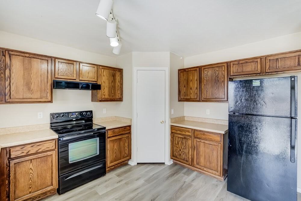 1105 S 225th Ave - Photo 5 of 18
