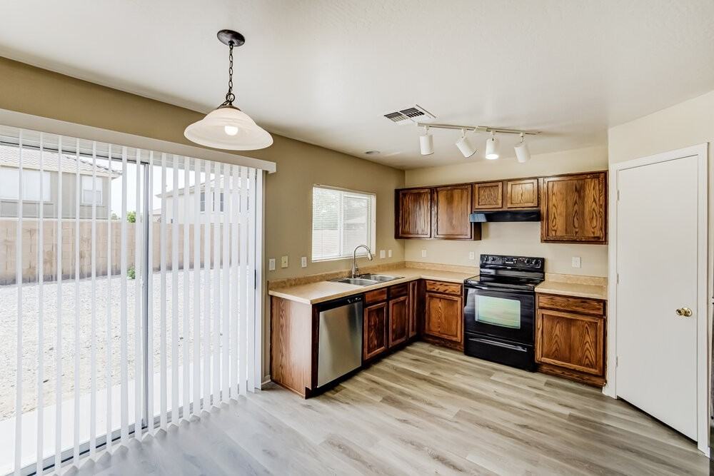 1105 S 225th Ave - Photo 6 of 18