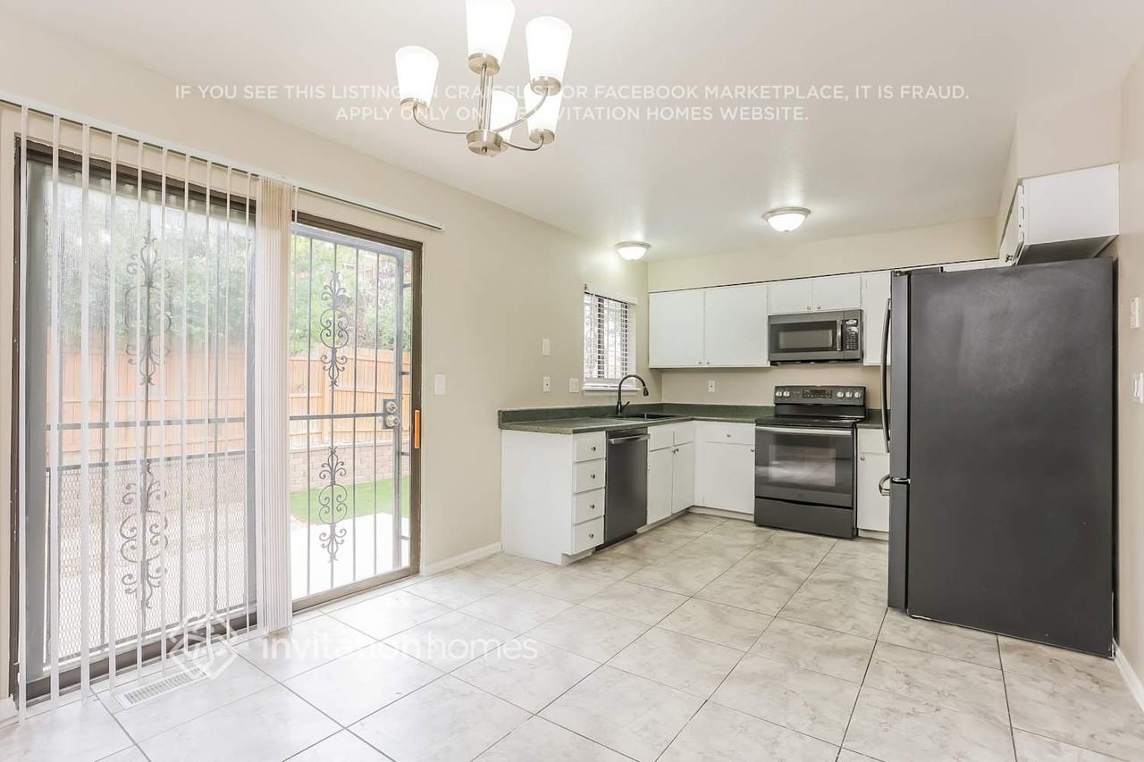 16766 E Kent Dr - Photo 4 of 15