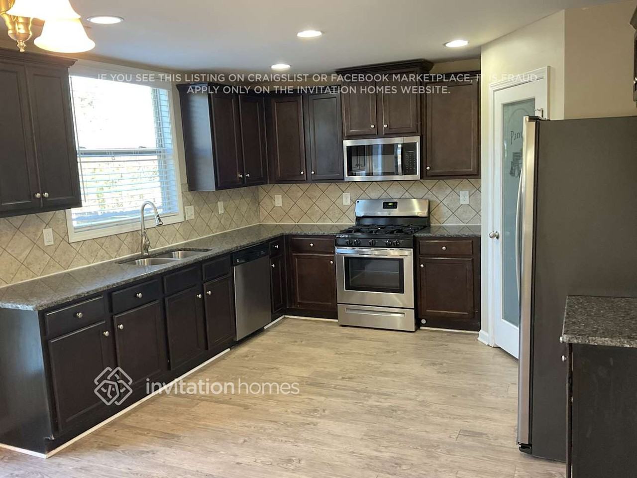 1646 Rolling View Way - Photo 5 of 15