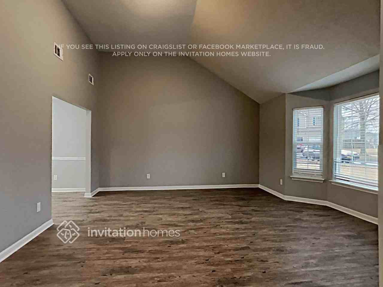 3913 Arabian Way - Photo 5 of 20