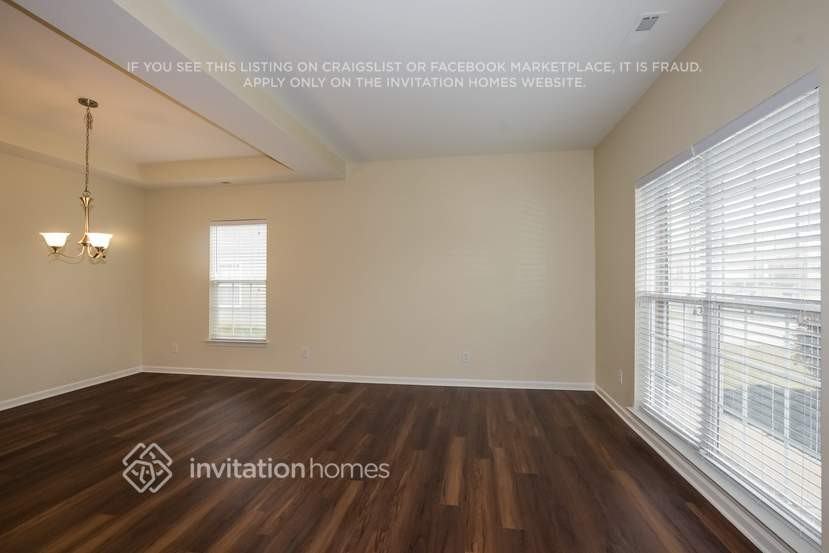 1030 Whippoorwill Ln - Photo 4 of 17