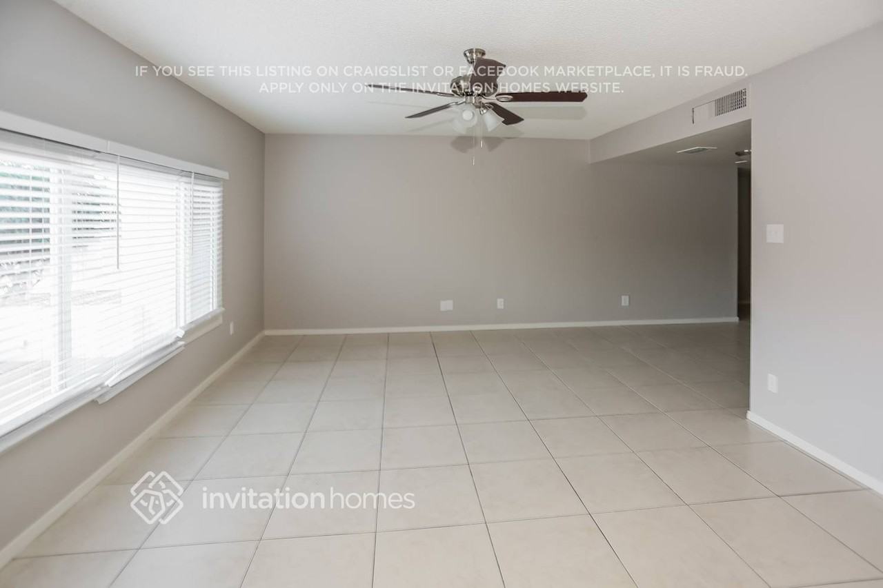 5726 N 46th Ave - Photo 4 of 15
