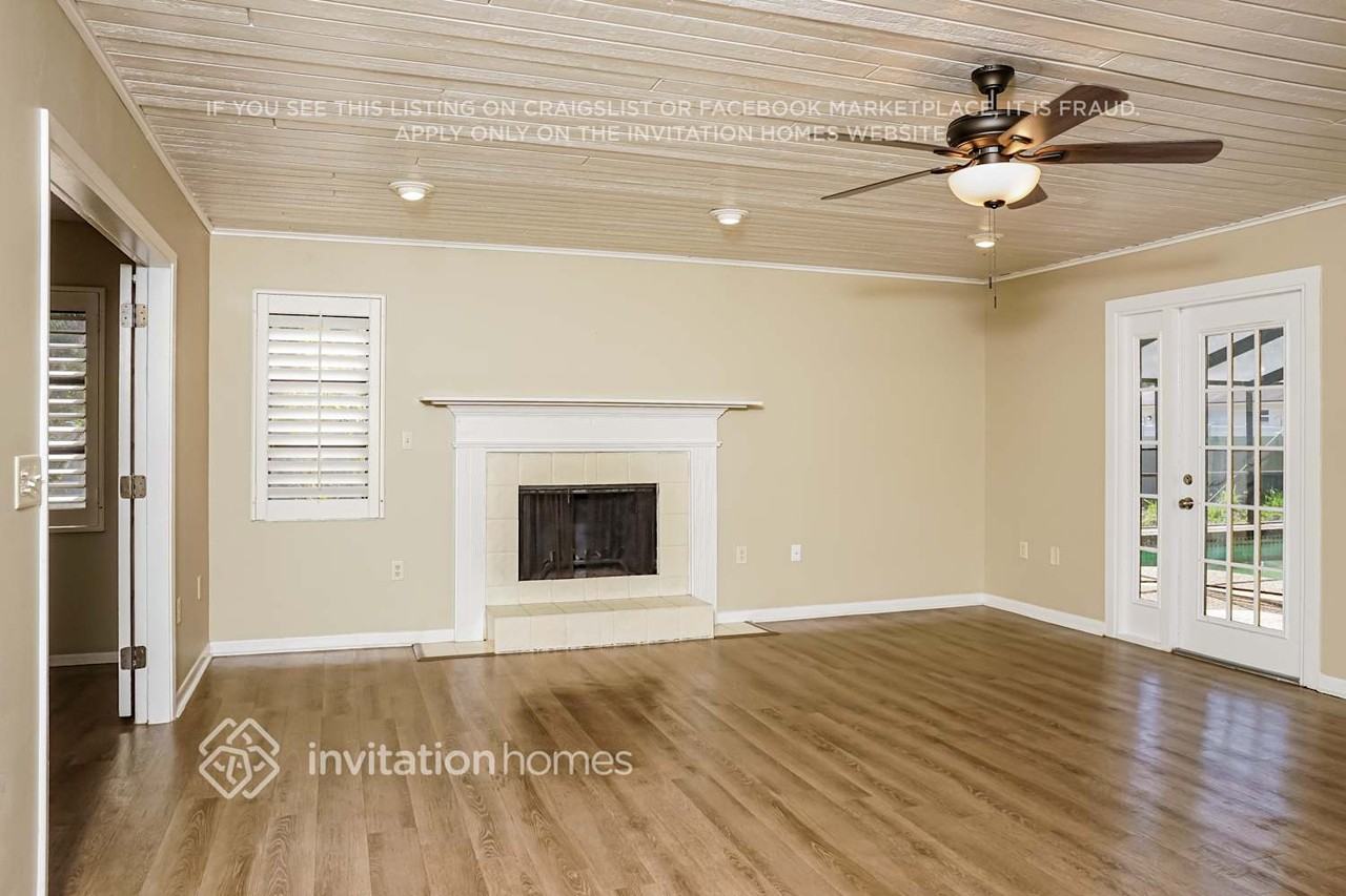 2717 Pursell Cir - Photo 3 of 17