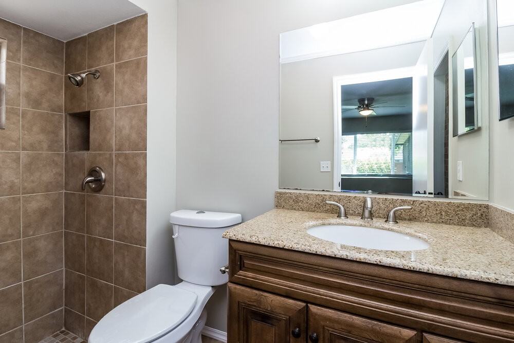 1042 Alpug Ave - Photo 7 of 15