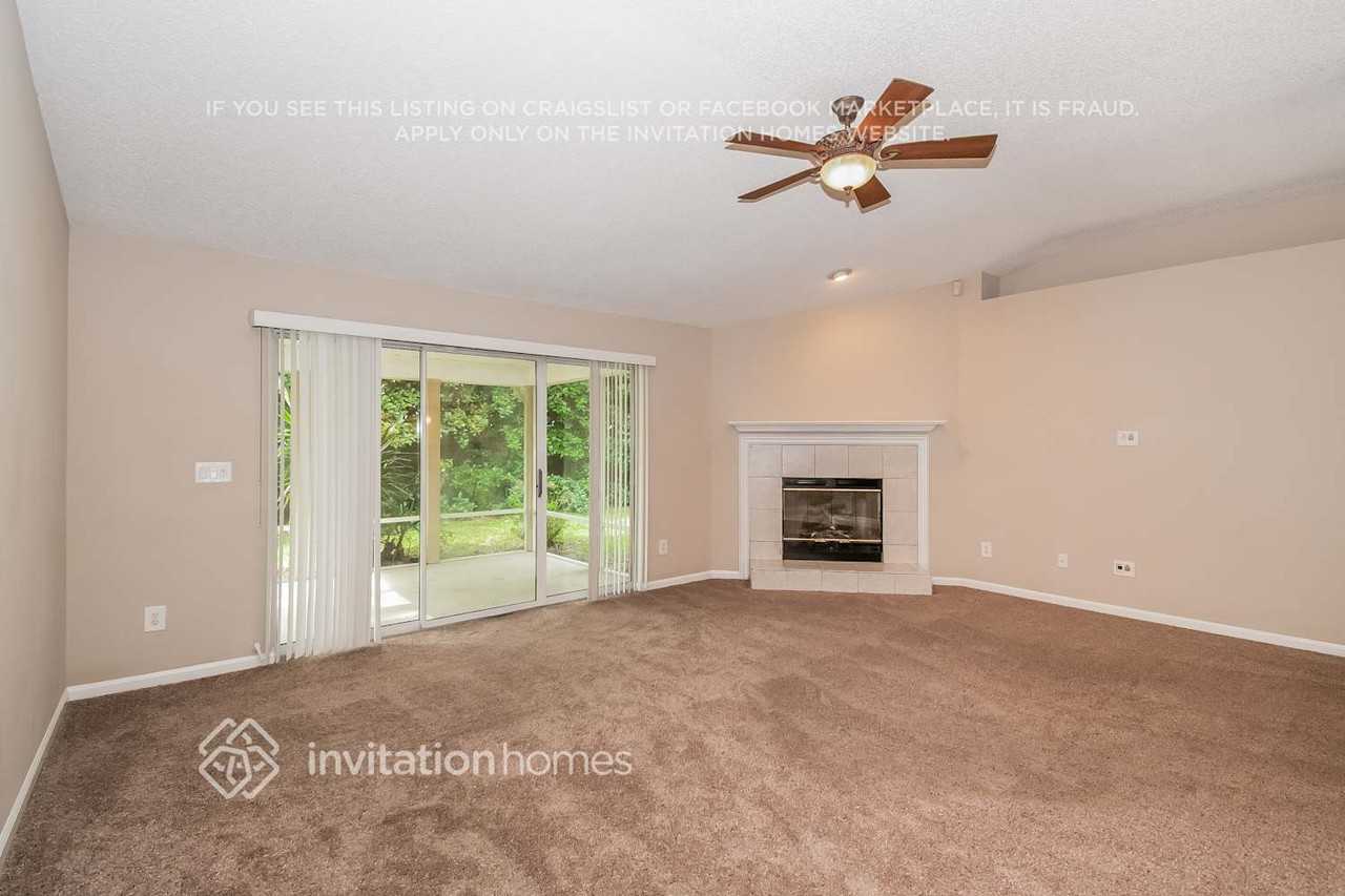 277 Maplewood Dr - Photo 2 of 18