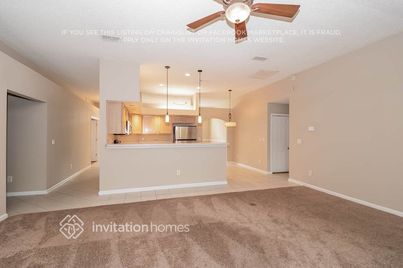 277 Maplewood Dr - Photo 5 of 18