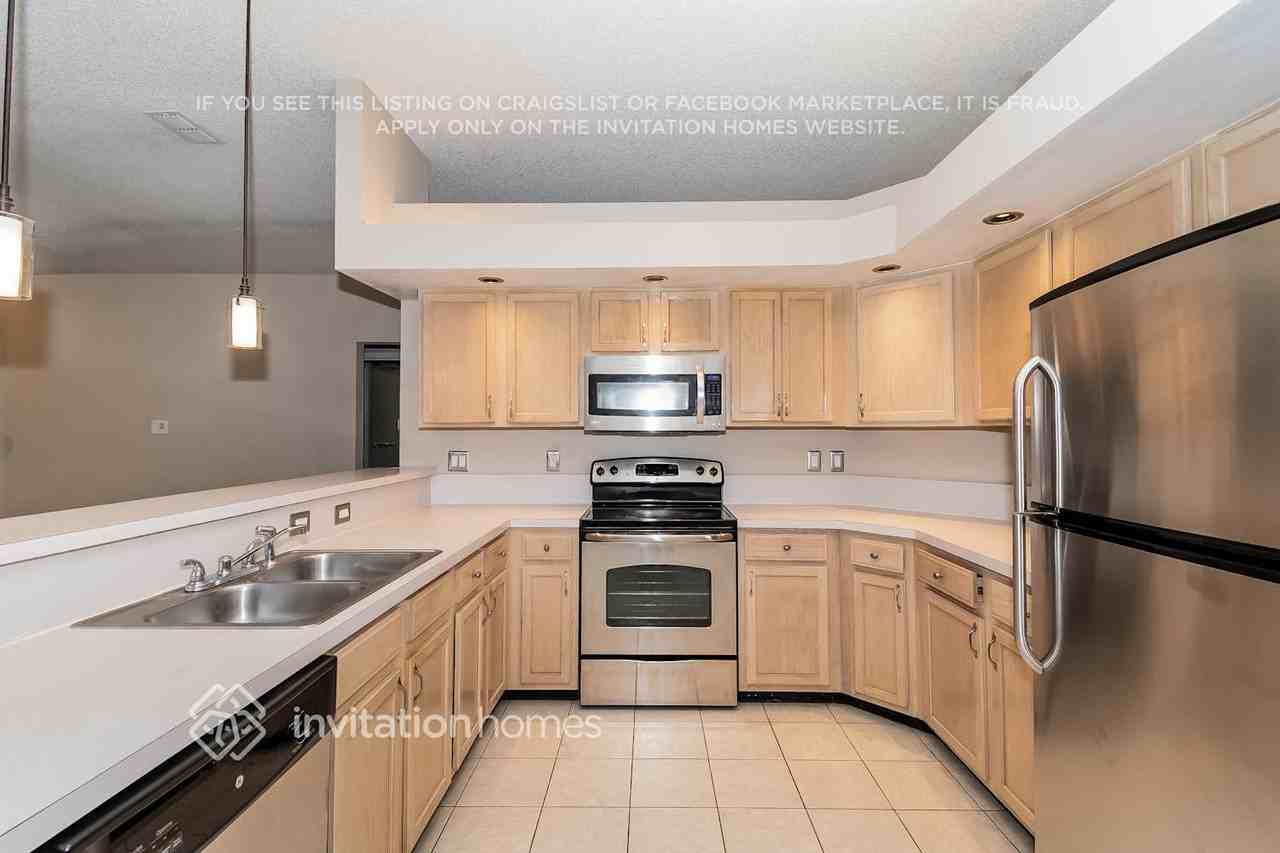 277 Maplewood Dr - Photo 7 of 18